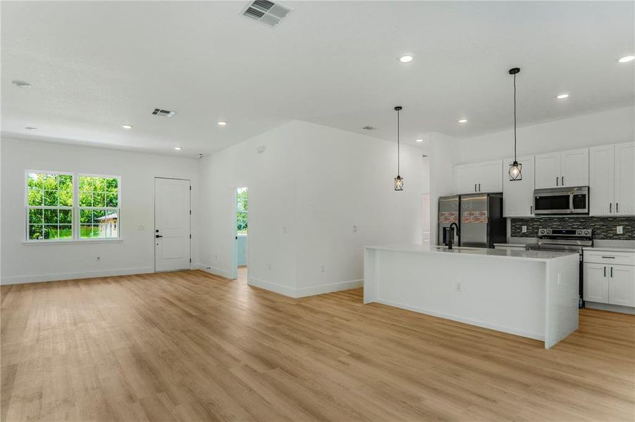 Spacious, unfurnished interior of a new home in , Dunnellon (Image 18). Spacious, unfurnished interior of a new home in , Dunnellon (Image 18).