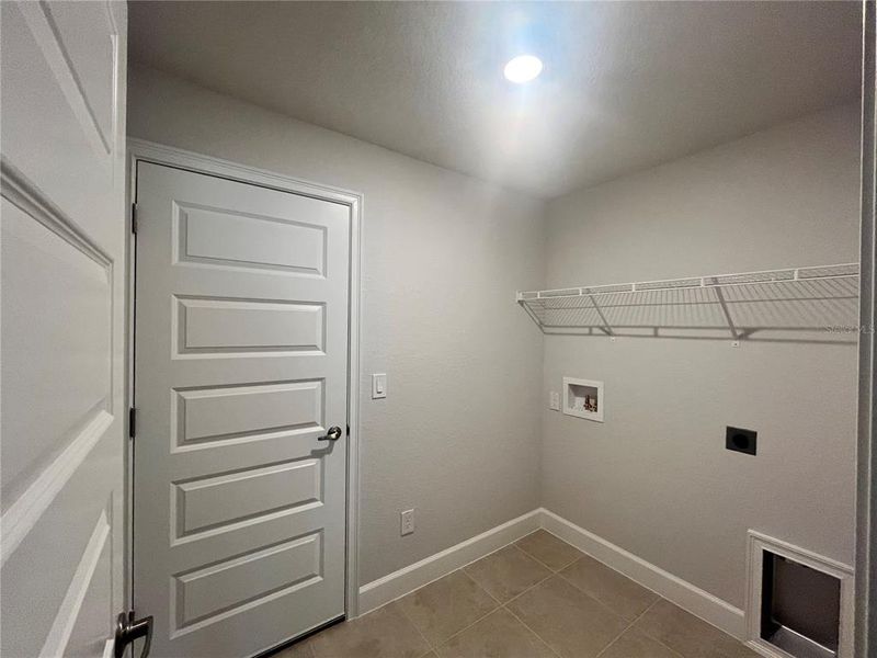 Spacious, unfurnished interior of a new home in , Ocala (Image 11).