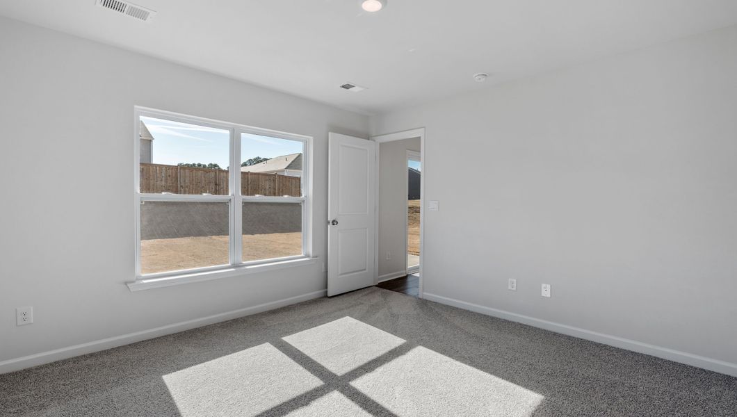 Spacious, unfurnished interior of a new home in Treemont Commons, Wellford (Image 15).