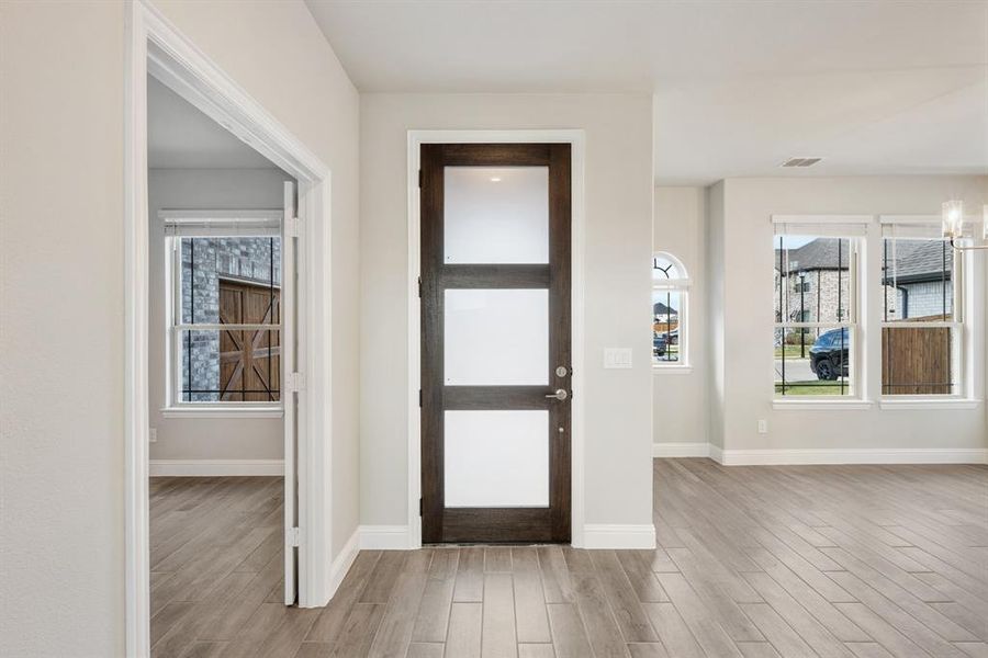 Spacious, unfurnished interior of a new home in Sonoma Verde, McLendon-Chisholm (Image 18).