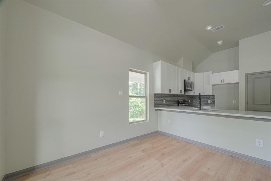 Spacious, unfurnished interior of a new home in , Baytown (Image 36). Spacious, unfurnished interior of a new home in , Baytown (Image 36).