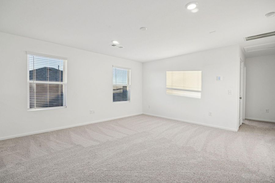 Spacious, unfurnished interior of a new home in Decker Farms, Magnolia (Image 15).