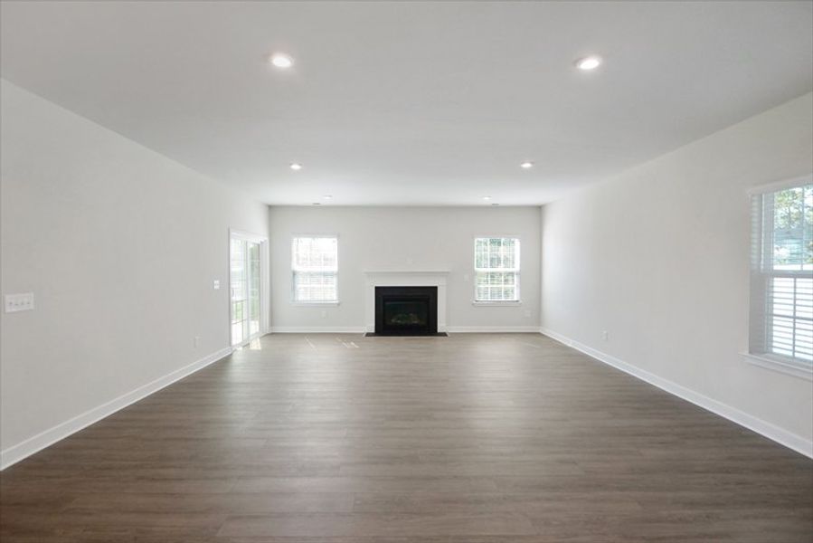Spacious, unfurnished interior of a new home in Linden Park, Moore (Image 12).