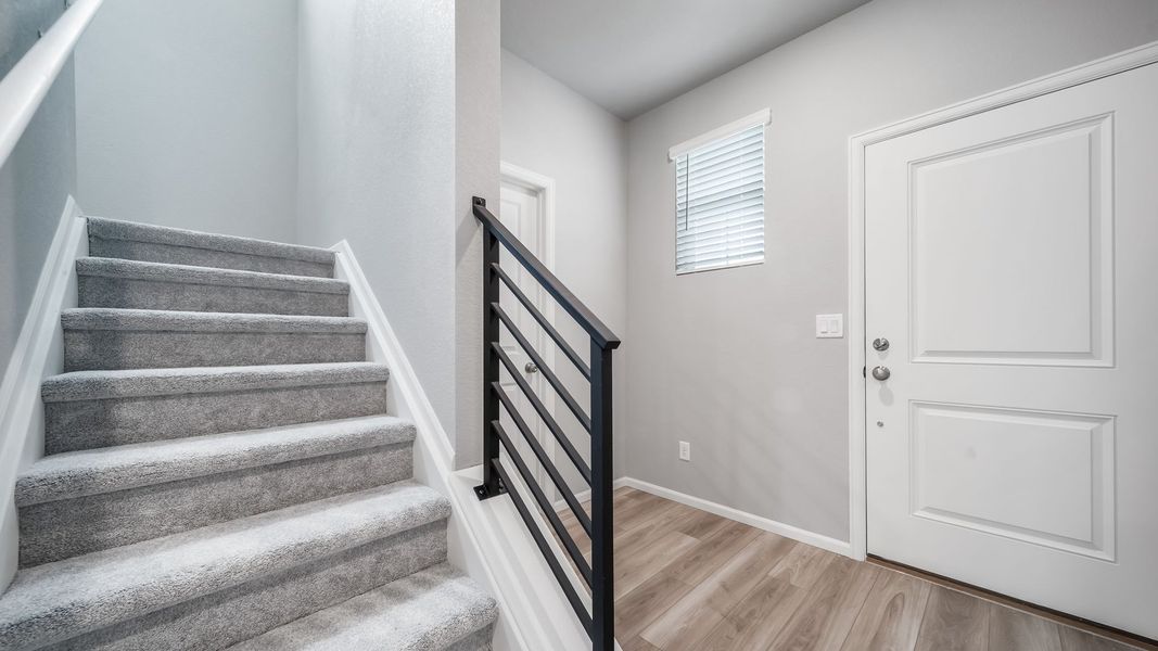 Spacious, unfurnished interior of a new home in Green Valley Ranch, Aurora (Image 22).