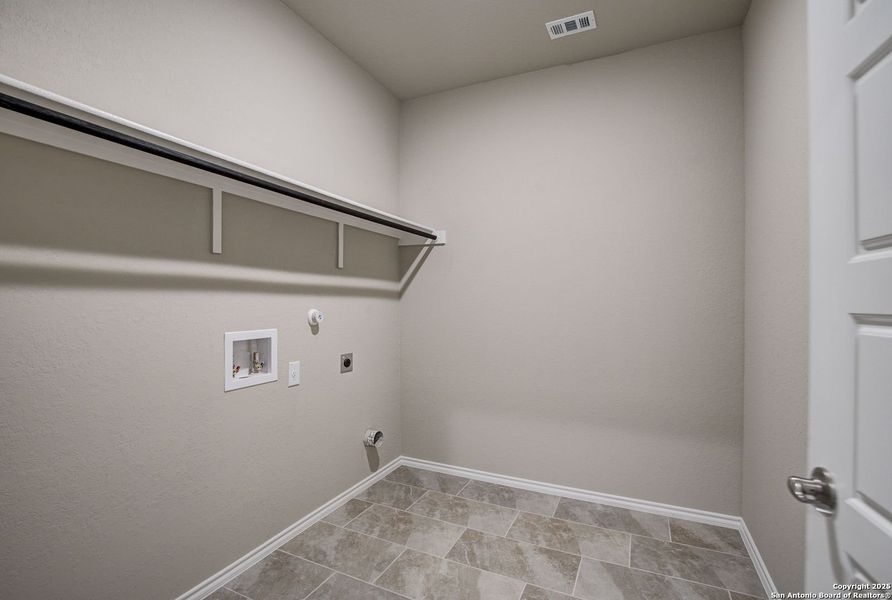 Spacious, unfurnished interior of a new home in Horizon Pointe, Converse (Image 65).