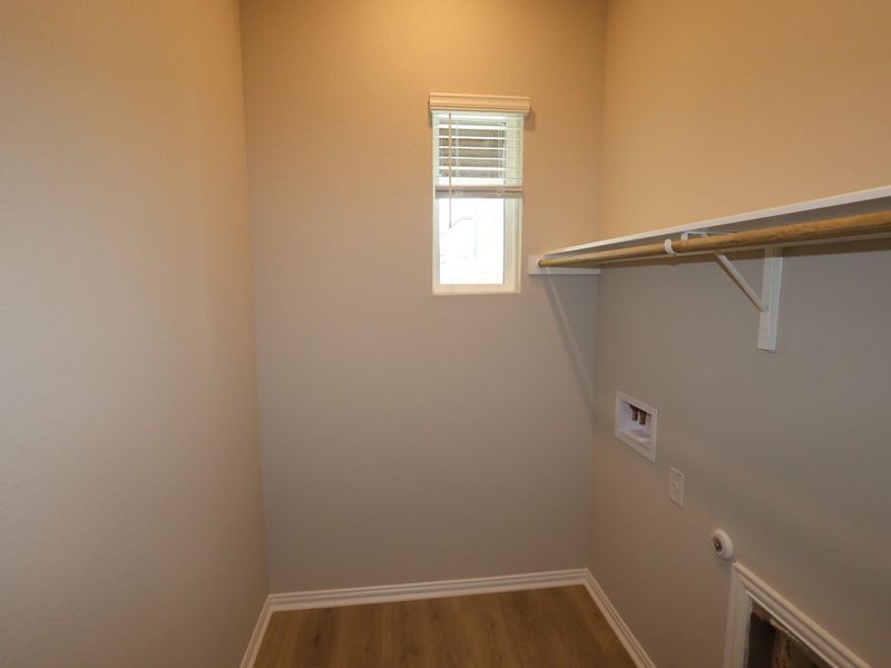 Spacious, unfurnished interior of a new home in Heritage, Dripping Springs (Image 13). Spacious, unfurnished interior of a new home in Heritage, Dripping Springs (Image 13).