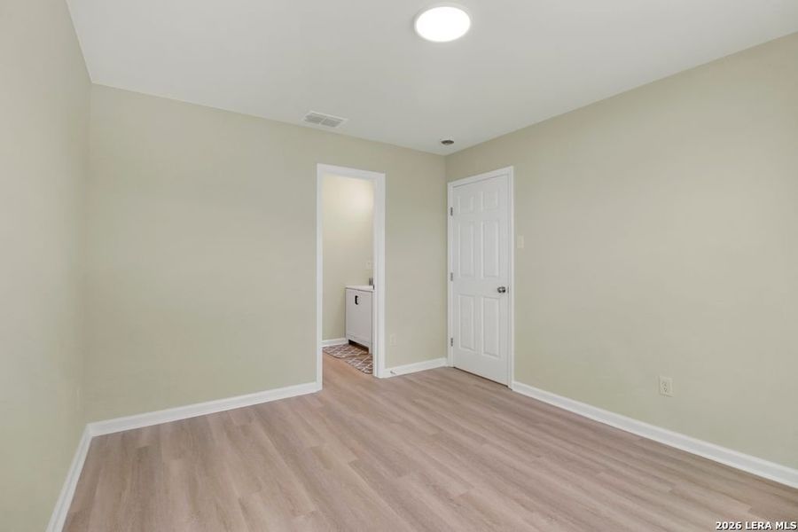 Spacious, unfurnished interior of a new home in , Nixon (Image 21).