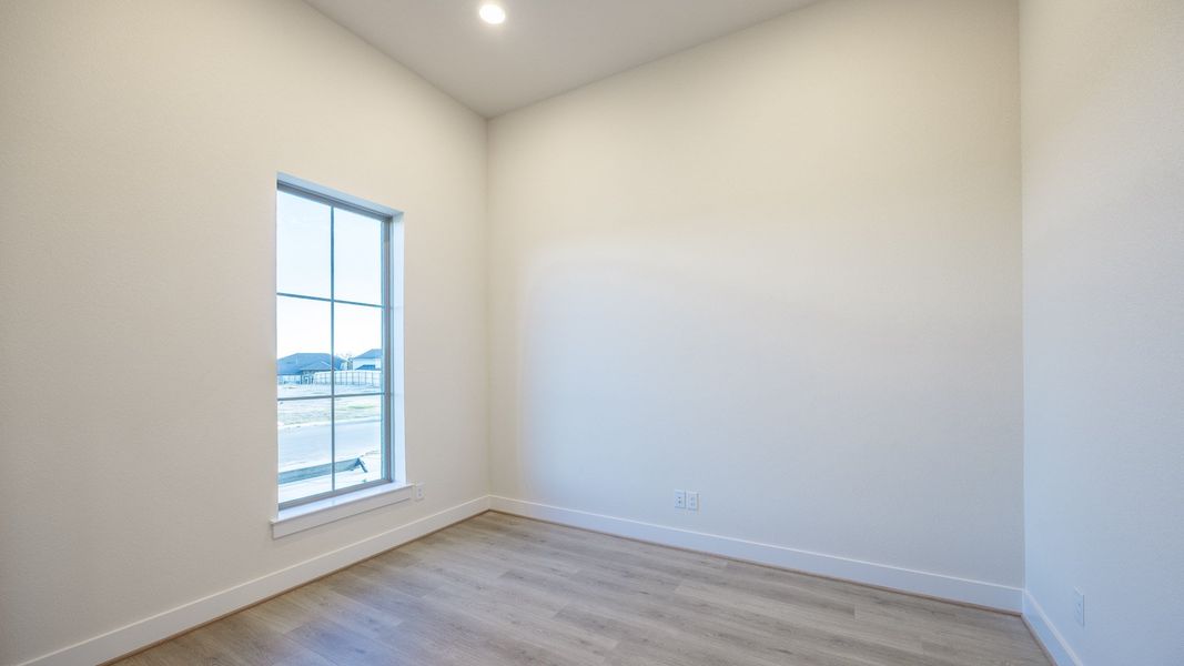 Spacious, unfurnished interior of a new home in Eldorado At Santa Rita Ranch 60', Liberty Hill (Image 22).