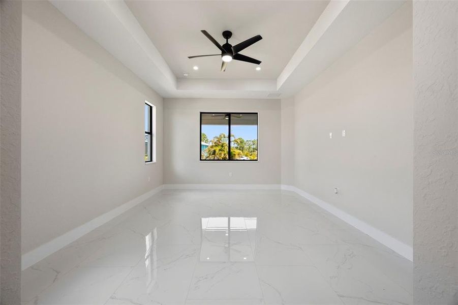 Spacious, unfurnished interior of a new home in , Placida (Image 24).