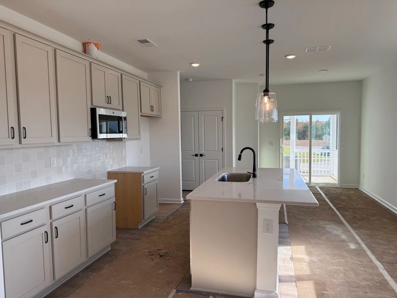 Kitchen featuring the AW Collection® Artisan - Mixed materials and warmth you can feel. Kitchen featuring the AW Collection® Artisan - Mixed materials and warmth you can feel.