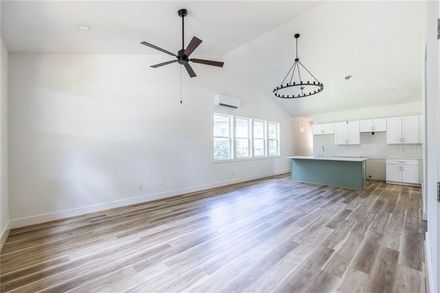 Spacious, unfurnished interior of a new home in , Atlanta (Image 18).