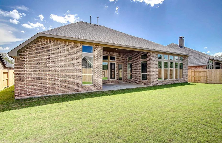 Representative exterior details of a home built from the 3710 by Ravenna Homes in Artavia 70′, Conroe (Image 23).