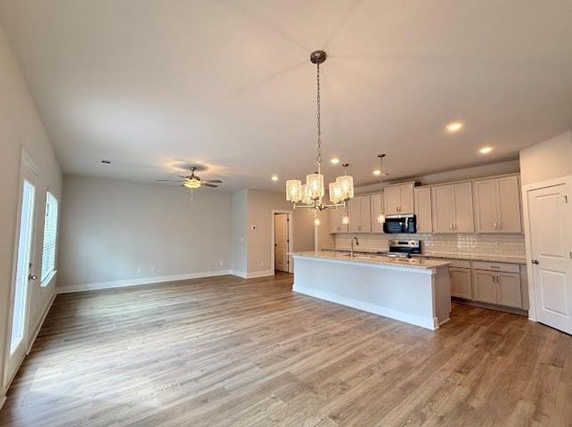 Spacious, unfurnished interior of a new home in , Dawsonville (Image 10).