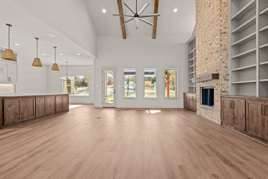 Spacious, unfurnished interior of a new home in Parker Meadows, Weatherford (Image 23).