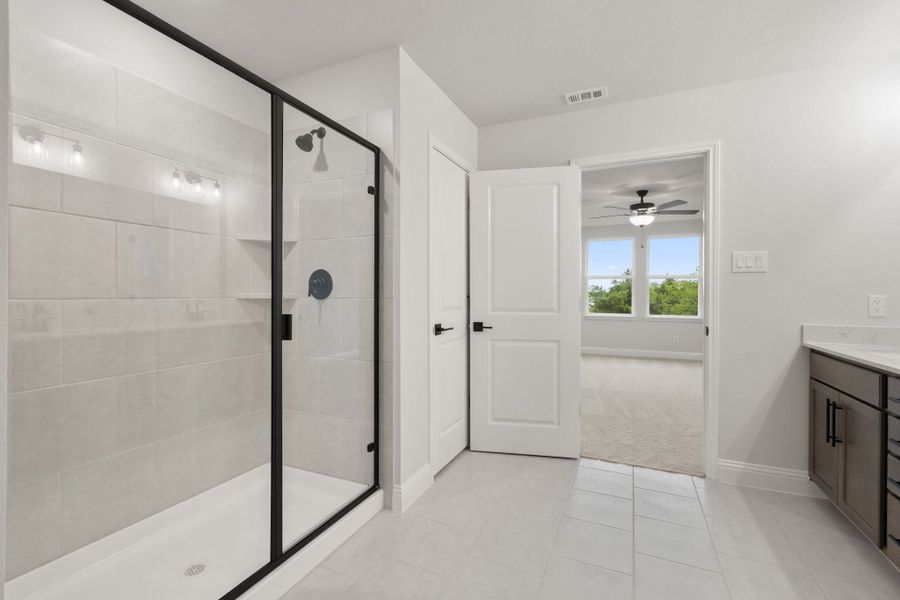 Furnished interior view inside a new home in Lake Park Villas, Wylie (Image 48).