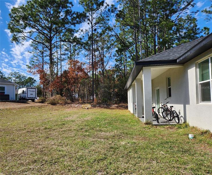Exterior details and patio area of a home in , Ocala (Image 3).