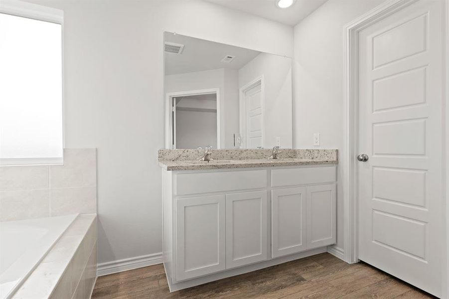 Furnished interior view inside a new home in Rocky Creek Crossing, Fort Worth (Image 6).
