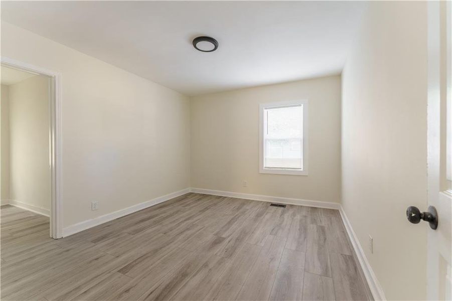 Spacious, unfurnished interior of a new home in , Atlanta (Image 29).