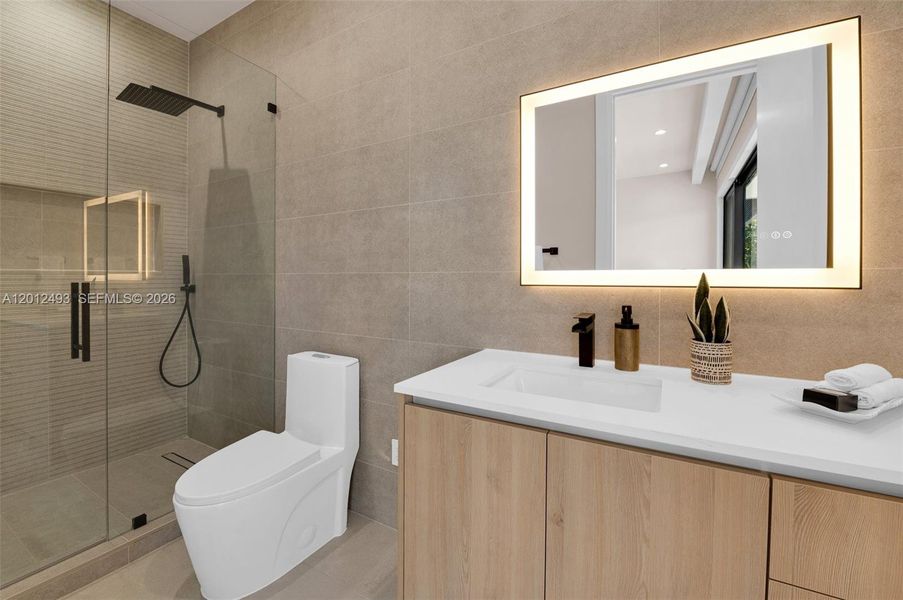 Furnished interior view inside a new home in , Fort Lauderdale (Image 41).