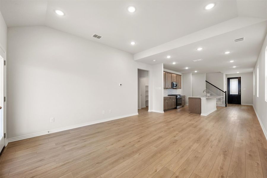 Representative images and renderings are for illustrative purposes. Actual structural options and design finishes of home may vary. Representative images and renderings are for illustrative purposes. Actual structural options and design finishes of home may vary.