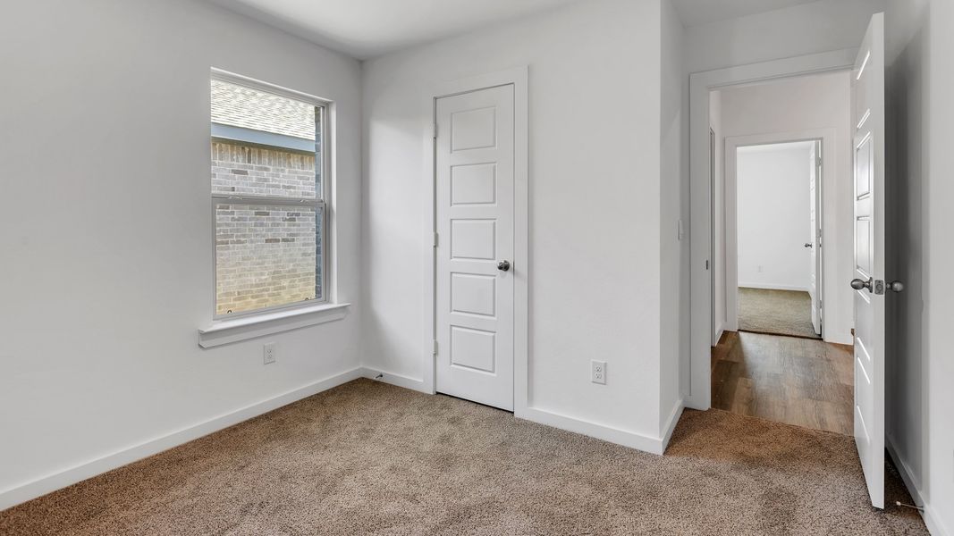 Spacious, unfurnished interior of a new home in Terra Vista, Lubbock (Image 10).