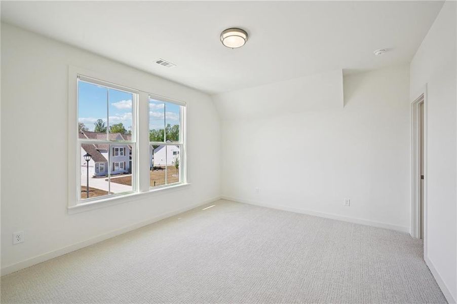 Spacious, unfurnished interior of a new home in Fireside Farms, Dawsonville (Image 25).