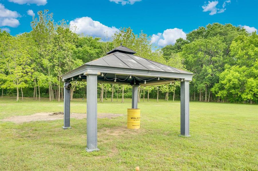 Community amenities in , Palmer (Image 27).