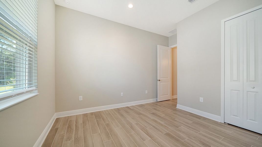 Spacious, unfurnished interior of a new home in Grand Palm, Venice (Image 27).