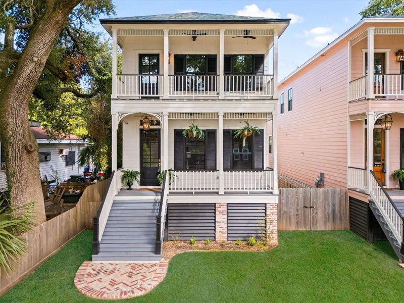 Exterior details and patio area of a home in , Galveston (Image 23).