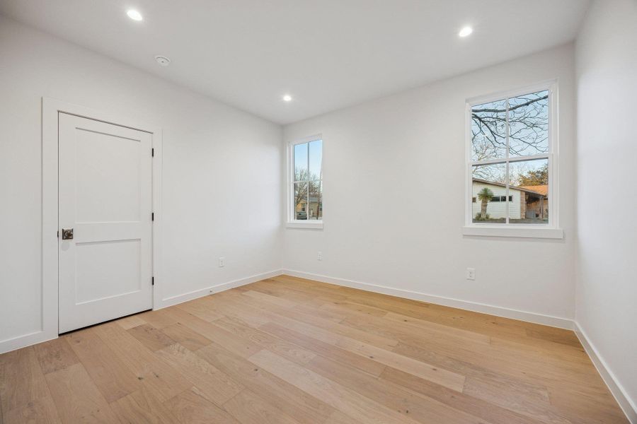 Spacious, unfurnished interior of a new home in , Austin (Image 19).