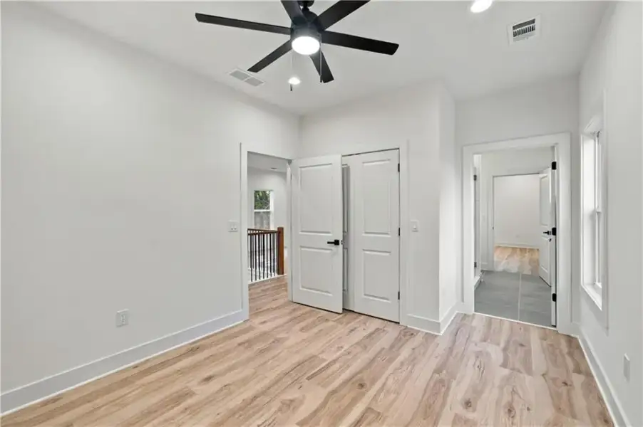 Spacious, unfurnished interior of a new home in , Atlanta (Image 29).