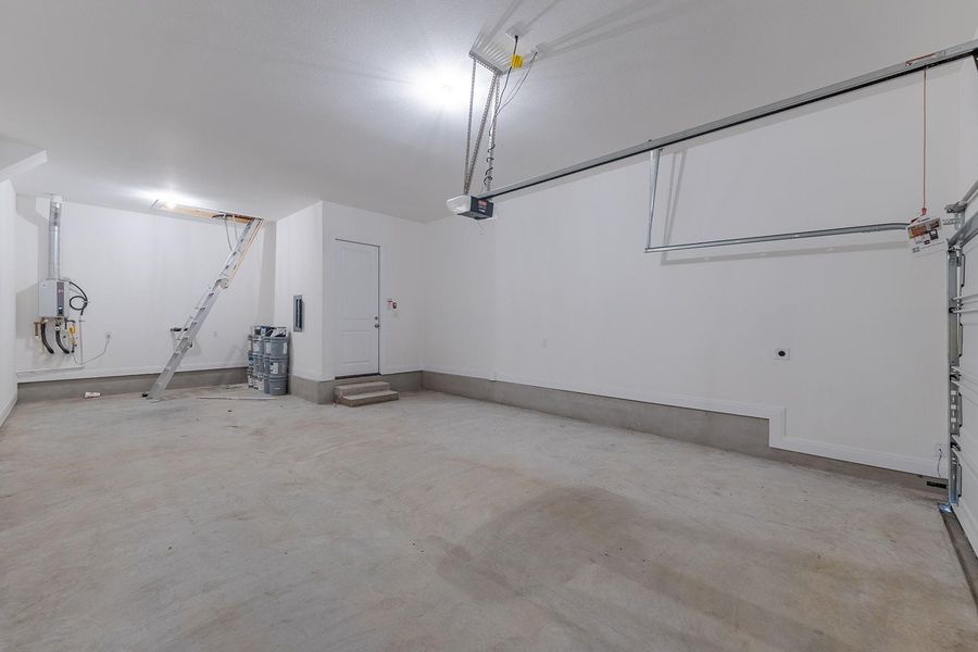 Spacious, unfurnished interior of a new home in Provence - 60', Austin (Image 15).