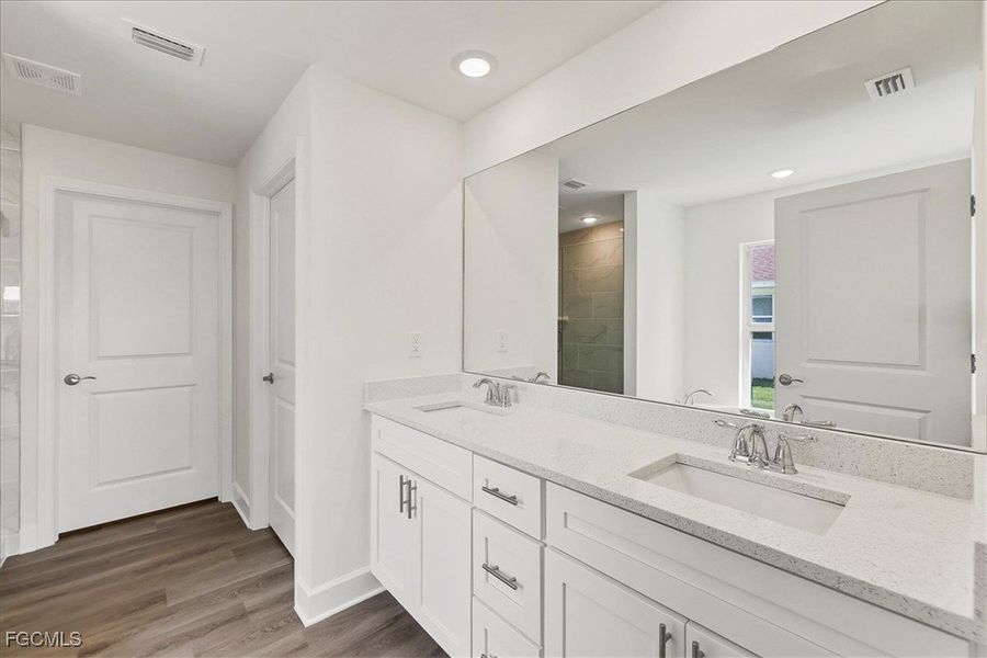 Furnished interior view inside a new home in Cape Coral, Cape Coral (Image 11).