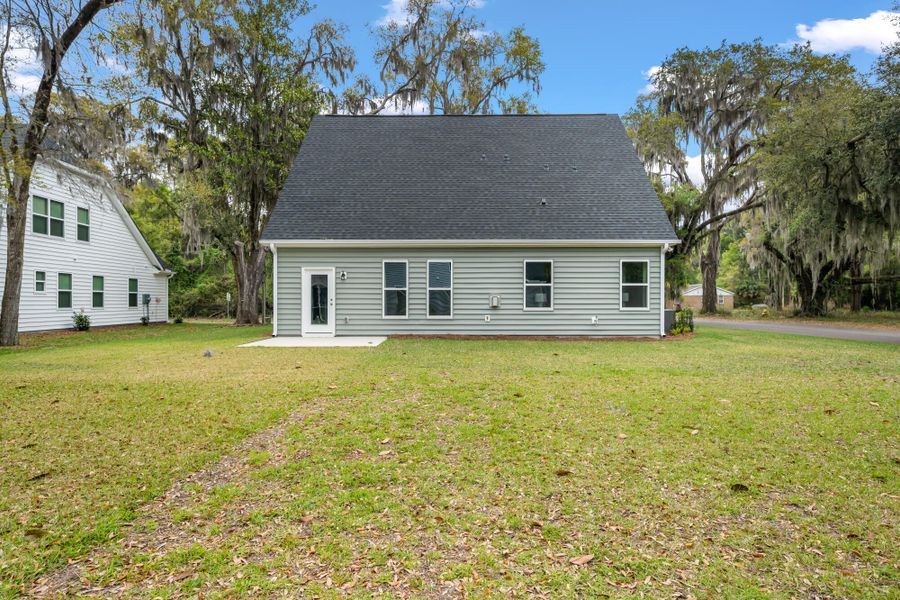 Exterior details and patio area of a home in Academy Park, Beaufort (Image 4).