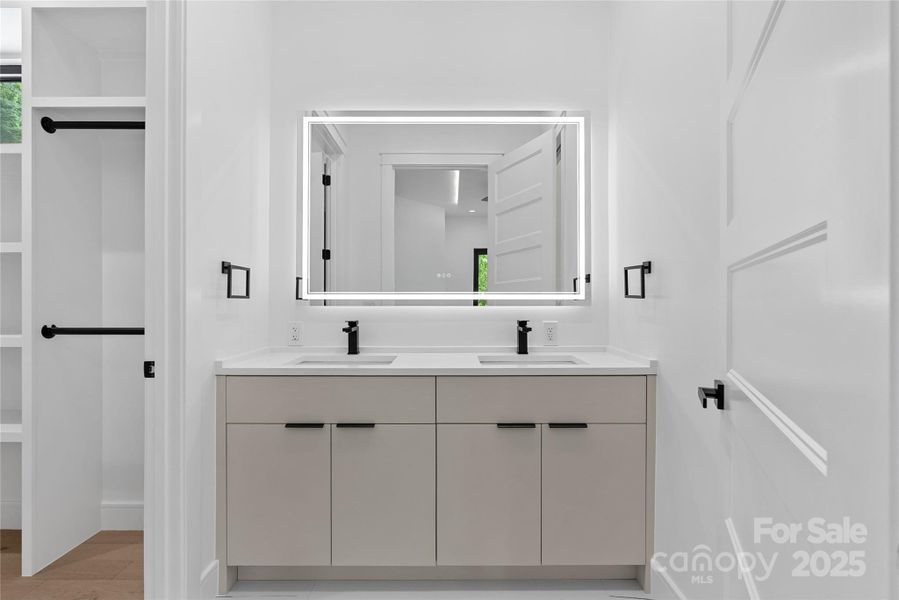 Image 32 of a home in .