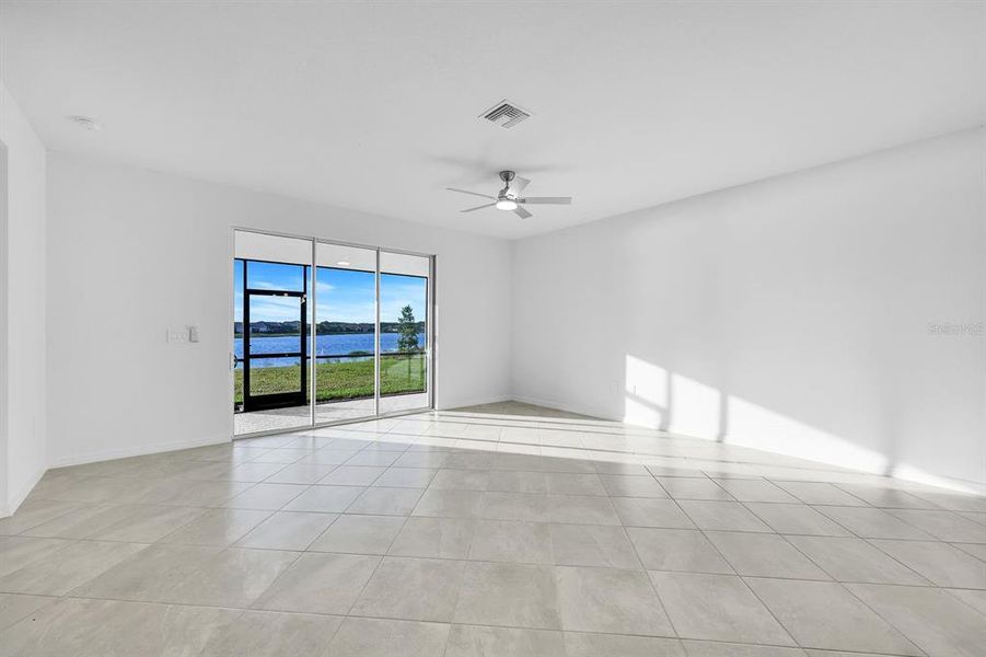 Spacious, unfurnished interior of a new home in Hampton Lakes at River Hall, Alva (Image 18).