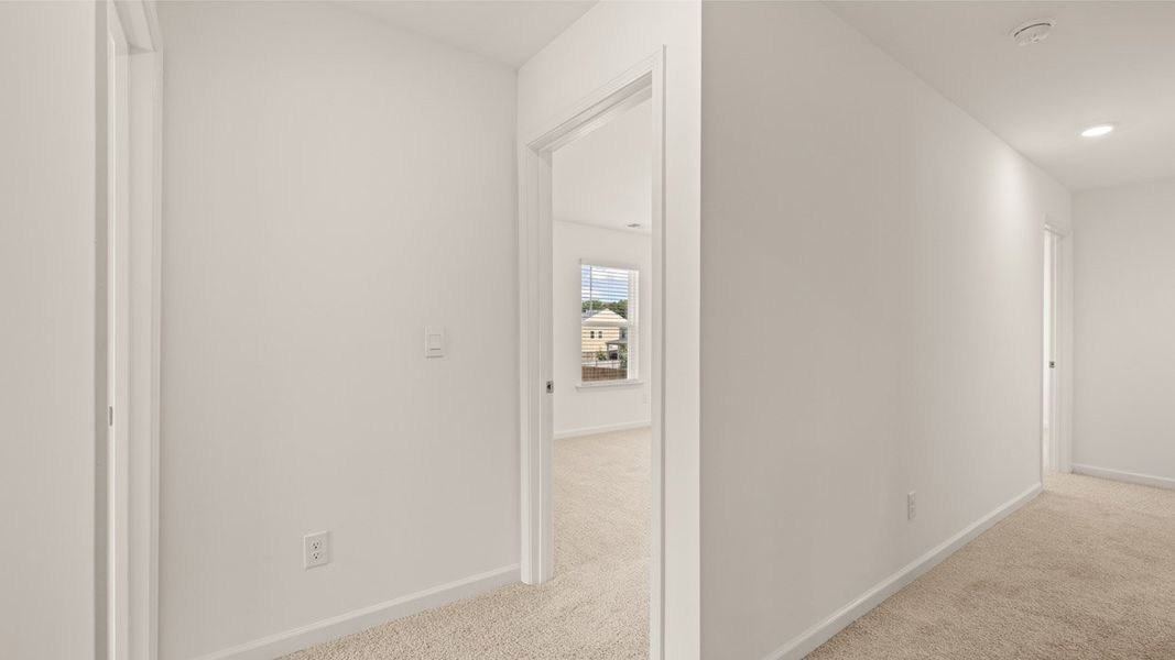 Spacious, unfurnished interior of a new home in Bridle Creek, Locust Grove (Image 32).