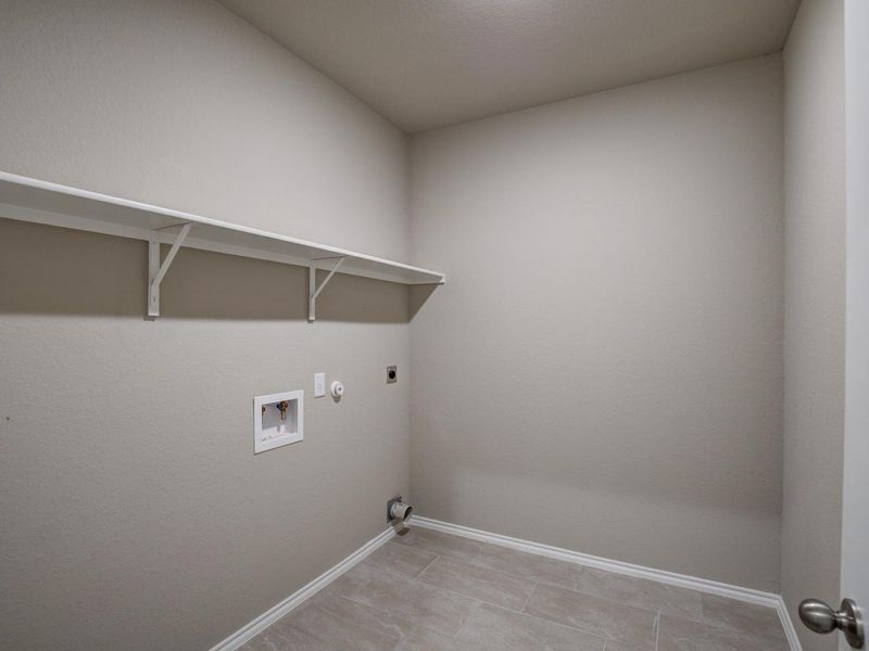 Representative unfurnished interior of a home built from the The Murray I by Davidson Homes LLC in Comanche Ridge, San Antonio (Image 30).