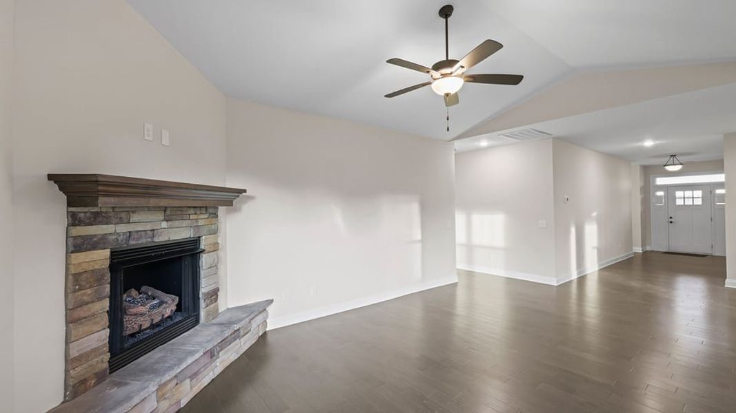 Spacious, unfurnished interior of a new home in Palmetto Valley, Anderson (Image 22).