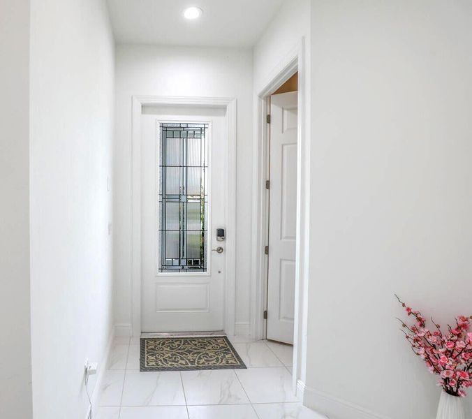 Spacious, unfurnished interior of a new home in PGA Village Verano, Port St. Lucie (Image 18).