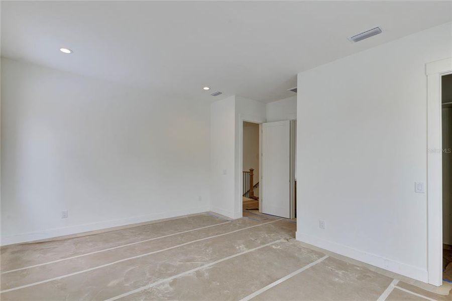 Spacious, unfurnished interior of a new home in , Tampa (Image 67). Spacious, unfurnished interior of a new home in , Tampa (Image 67).
