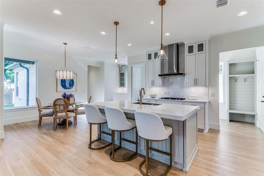 Kitchen Island Breakfast Bar