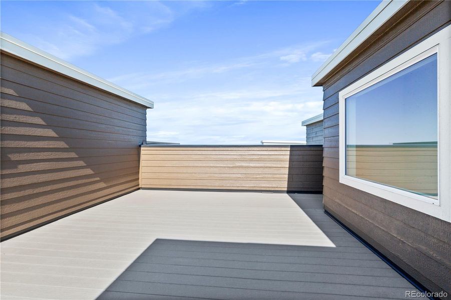 Exterior details and patio area of a home in , Broomfield (Image 2).