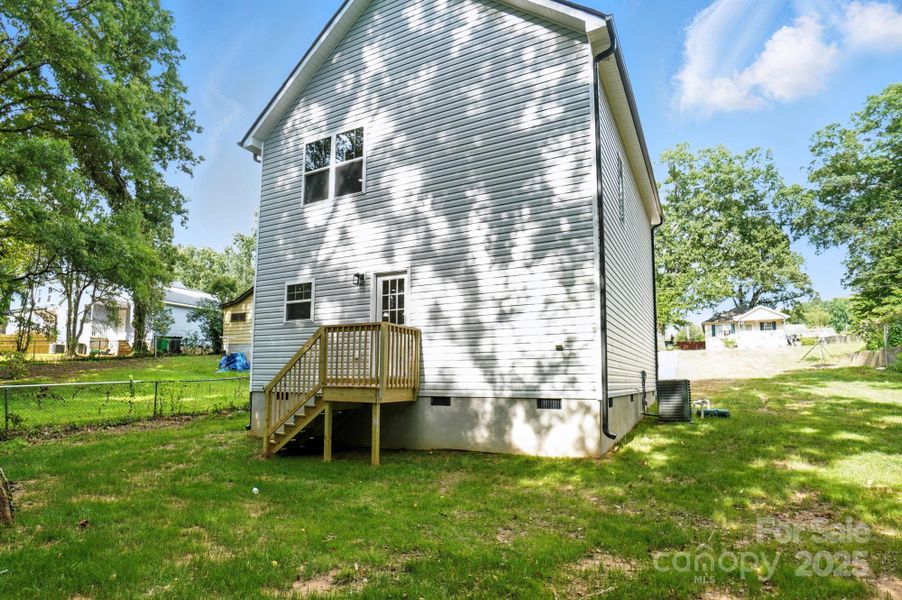 Exterior details and patio area of a home in , Charlotte (Image 4).