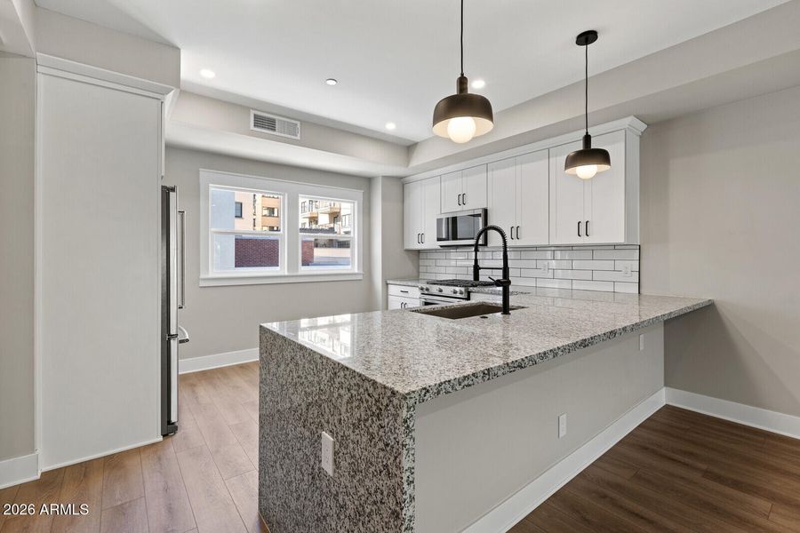 11_806_N_2nd_Ave11_mls 11_806_N_2nd_Ave11_mls