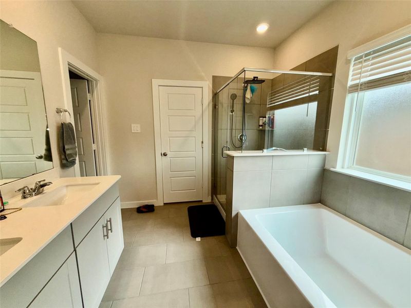 Furnished interior view inside a new home in Sundance Cove - Classic Series, Crosby (Image 18). Furnished interior view inside a new home in Sundance Cove - Classic Series, Crosby (Image 18).