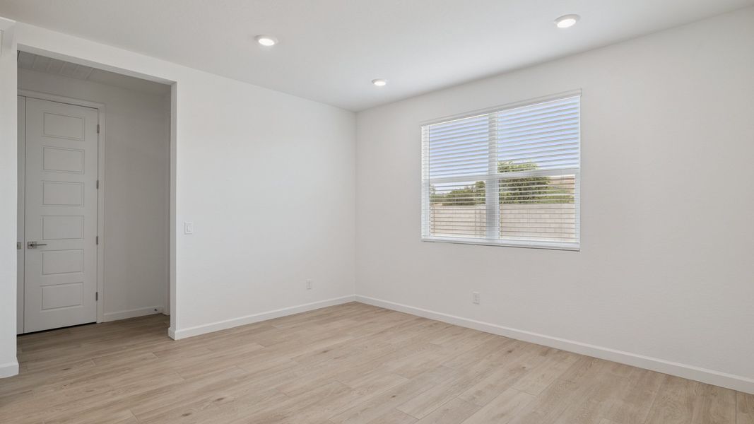 Spacious, unfurnished interior of a new home in Zanjero Pass, Waddell (Image 28). Spacious, unfurnished interior of a new home in Zanjero Pass, Waddell (Image 28).
