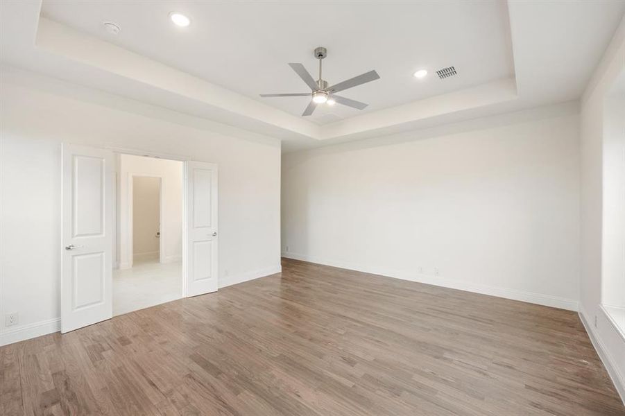 Spacious, unfurnished interior of a new home in Wildflower Ranch 60-65, Fort Worth (Image 34).