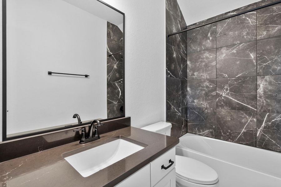 Furnished interior view inside a new home in Evergreen, Conroe (Image 5).