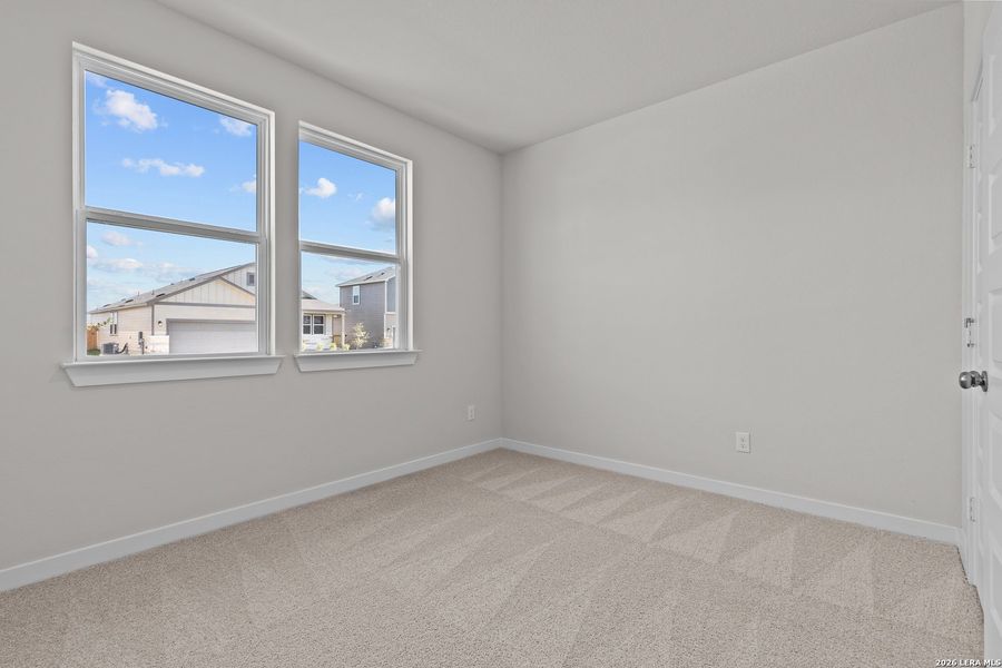 Spacious, unfurnished interior of a new home in Cinco Lakes, San Antonio (Image 13).